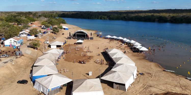 Governo do Tocantins fortalece temporada de praia em Paranã e Aliança com investimentos em infraestrutura, cultura e esportes
