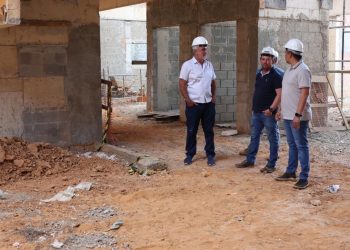 Presidente da Aleto, Amélio Cayres, vistoria obra de ampliação da sede do Parlamento