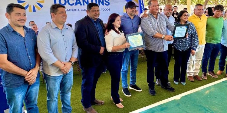 Na assinatura da obra da Barragem Taboca, presidente da Câmara, Paulo Sérgio, apresenta demandas urgentes de Formoso do Araguaia ao governador