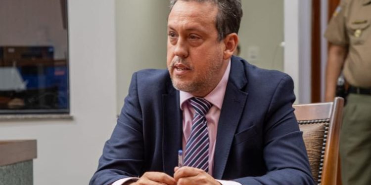 Deputado Dr. Danilo solicita recuperação de ponte na TO-447 que liga Paraíso a Chapada de Areia