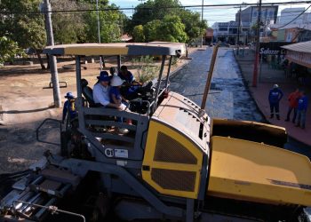 Prefeitura de Palmas executa serviços de recapeamento em avenida comercial de Taquaralto