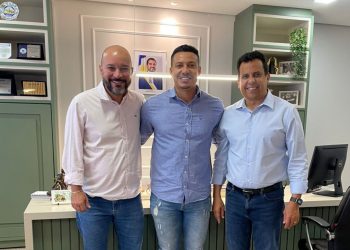 Prefeito Dione do Pastel reforça compromisso com a educação em reunião estratégica com o secretário estadual Fábio Vaz