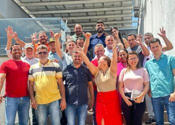 Prefeito Douglas Oliveira reúne secretariado para alinhar ações estratégicas em Carmolândia