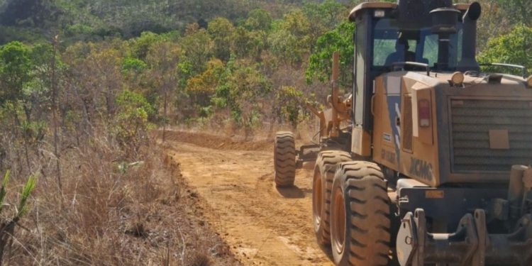 Mateus Coelho garante avanços em Novo Acordo com recuperação das estradas vicinais e reforça compromisso com a população