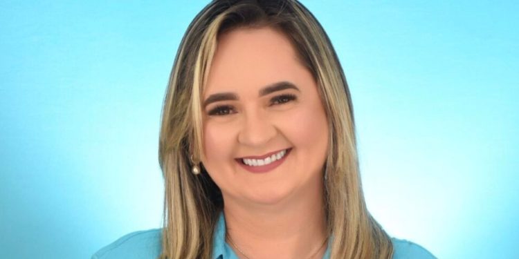 Prefeita Vicença Lino antecipa salários e reforça compromisso com servidores em Santa Fé do Araguaia