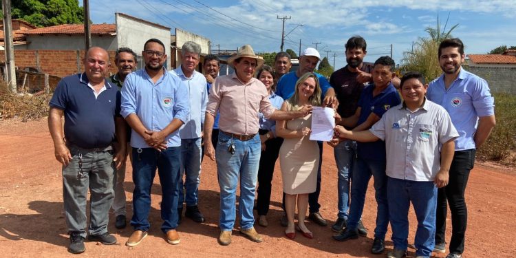 Prefeita Vicença Lino assina ordem de serviço para pavimentação do setor Anaides em Santa Fé do Araguaia