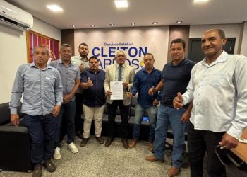 Deputado Cleiton Cardoso recebe comitiva de Aurora do Tocantins para tratar de demandas do município