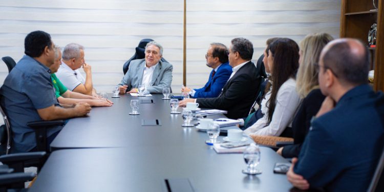 Governador Laurez Moreira consolida missão à China com implantação do centro de distribuição da XGMA em Palmas