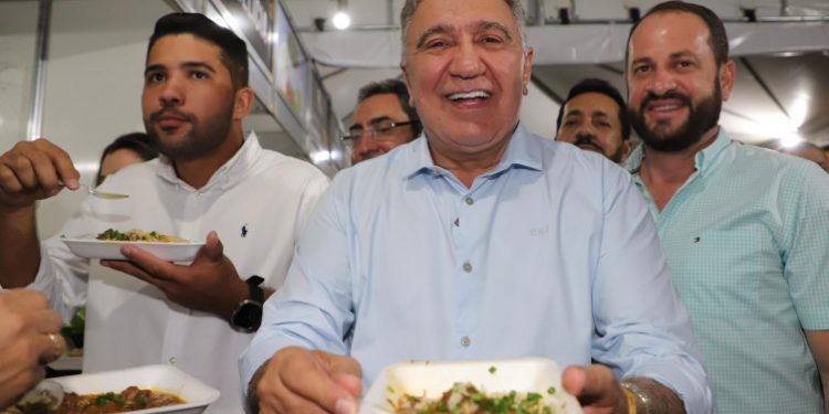 Em Paraíso, governador Laurez Moreira participa do Festival do Chambari e destaca o valor da gastronomia típica para o estado