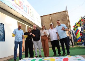 Em Aliança, Claudia Lelis participa da inauguração da Casa TEA ao lado do prefeito Elves