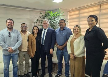 No Palácio, deputada Vanda Monteiro busca recursos para municípios e discute demandas prioritárias