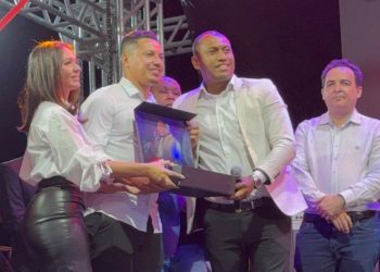 Prefeito Dione do Pastel promove noite histórica em Combinado na 12ª edição do Dia do Evangélico