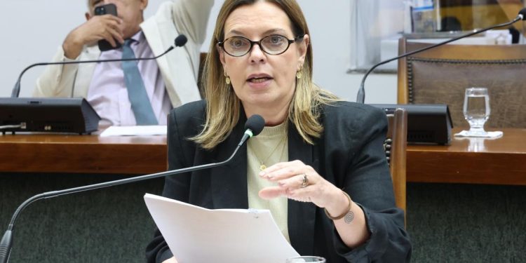 Aleto aprova requerimento de Claudia Lelis para recuperação de nascente em Formoso do Araguaia