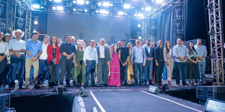 Paraíso do Tocantins: Deputado Dr. Danilo Alencar prestigia a abertura da FENEVA AGRO TECH 2025