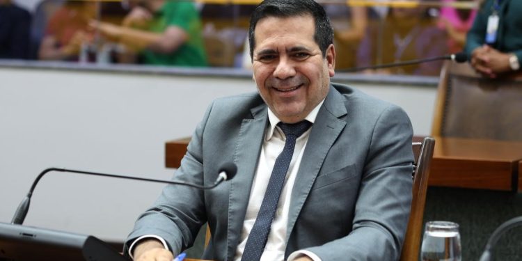 Agora é lei: proposta de Marcus Marcelo cria banco de dados sobre pessoas com autismo no Tocantins