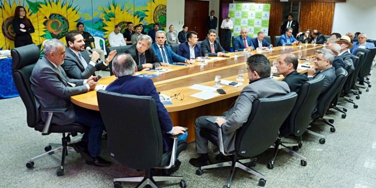 Comissão de Finanças da Aleto promove debate sobre LDO 2026 com Poderes e instituições