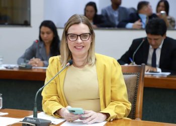 Aleto aprova PL de Claudia Lelis que garante mamografia para mulheres com histórico de câncer