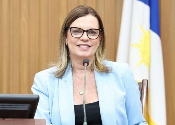 “Nosso compromisso é com o povo”, afirma Claudia Lelis ao apresentar 25 emendas à LDO 2026