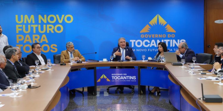 Com dívida de R$ 580 milhões, Laurez decreta emergência na saúde e anuncia medidas para reequilibrar as contas