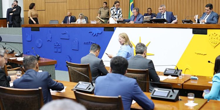 Aleto aprova novo PCCR da Educação com aumentos salariais de até 61%