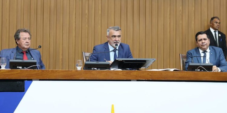 Assembleia aprova LDO 2026 com emendas que preveem investimentos em hospitais, rodovias e novos concursos públicos