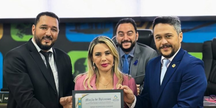 Dra. Dênia Rodrigues recebe Moção de Aplausos da Câmara de Araguaína por sua trajetória e contribuições à saúde pública e pela posse na Secretaria Municipal de Saúde