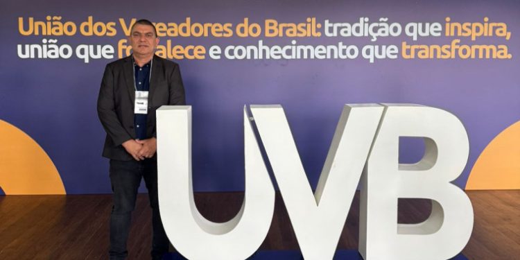Gideon Soares participa de congresso nacional em Brasília buscando ampliar capacidade técnica e fortalecer atuação legislativa em Araguaína