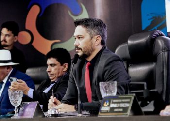 Presidente da Câmara de Araguaína, Max Fleury, reafirma compromisso de diálogo com professores em greve