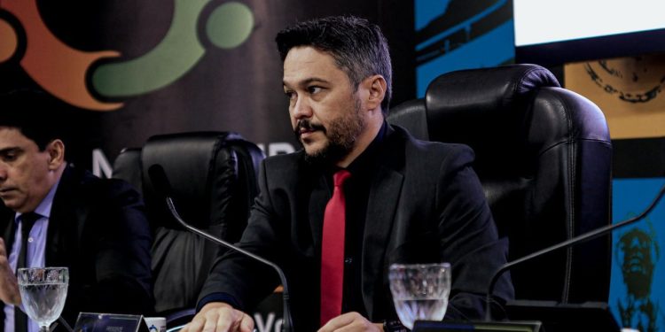 Projeto de Lei de Max Fleury garante atendimento laboratorial domiciliar para pacientes acamados e com mobilidade reduzida em Araguaína