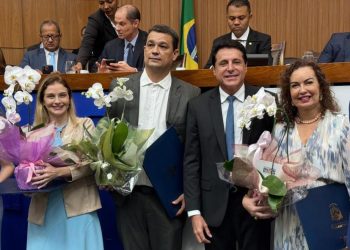 Deputado Nilton Franco entrega Título de Cidadão Tocantinense e homenageia personalidades em sessão