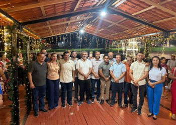 Amélio relembra 40 anos de história e legado da família durante homenagens ao pai e ao irmão