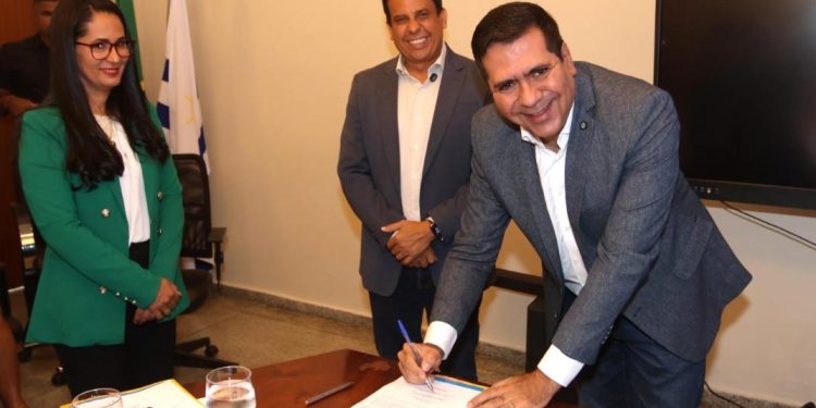 Marcus Marcelo toma posse como membro do Conselho Estadual de Educação do Tocantins