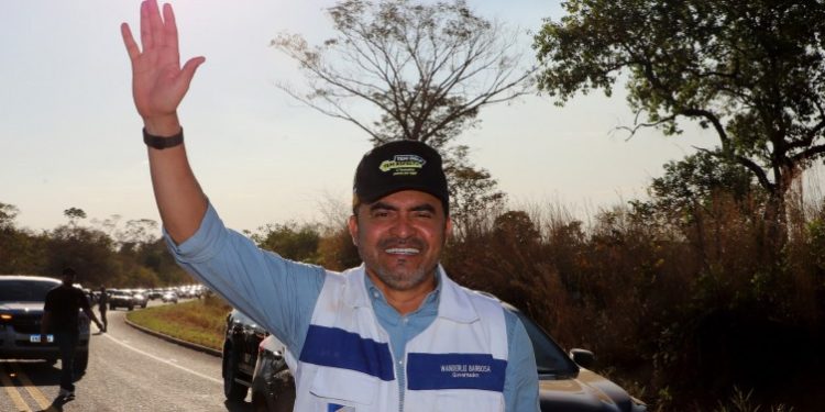 Governo do Tocantins impulsiona escoamento da produção da região da Garganta com a pavimentação de trecho da TO-110 e produtores agradecem