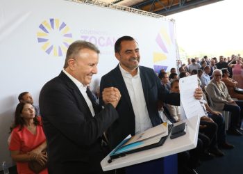 Prefeito Eduardo Siqueira Campos assina licenças para implantação da Cidade do Automóvel em Palmas