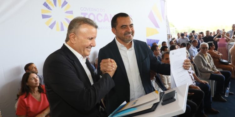 Prefeito Eduardo Siqueira Campos assina licenças para implantação da Cidade do Automóvel em Palmas