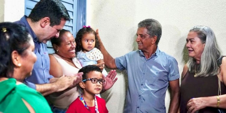 Prefeito Jesus Evaristo completa 70 anos e tem trajetória marcada por grandes obras e transformação em Nova Olinda