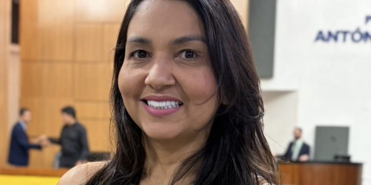 Em defesa da mulher: deputada Vanda apresenta Lei que obriga divulgação do disque 180 em produtos fabricados no Tocantins