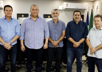 Presidente Amélio Cayres recebe visita institucional do senador Eduardo Gomes