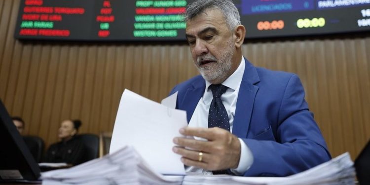 Presidente Amélio Cayres antecipa cronograma e nomeia 22 aprovados no concurso da Aleto