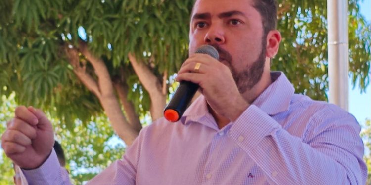 Constância e trabalho que não param um só dia colocam Novo Acordo nos trilhos do desenvolvimento e fazem de Mateus Coelho uma referência de gestão