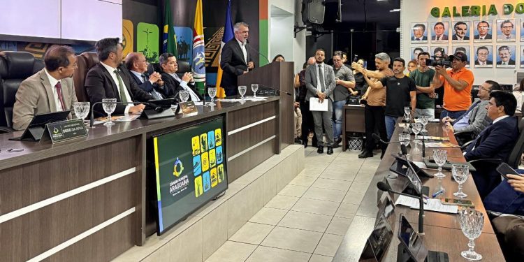 Presidente Amélio Cayres é homenageado pela Câmara de Araguaína
