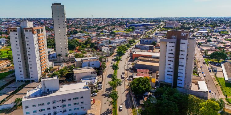 Carnês do IPTU 2026 começam a ser entregues nas residências de Araguaína