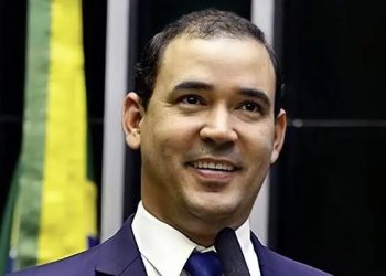 Comando nas mãos e projeto em curso: Vicentinho assume o PSDB e se posiciona para 2026