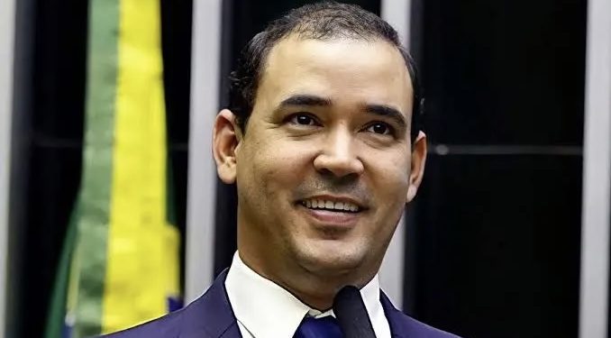 Comando nas mãos e projeto em curso: Vicentinho assume o PSDB e se posiciona para 2026