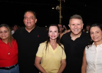 Senador Eduardo Gomes participa do Capital da Fé e amplia articulação política nas cidades do Tocantins durante o Carnaval
