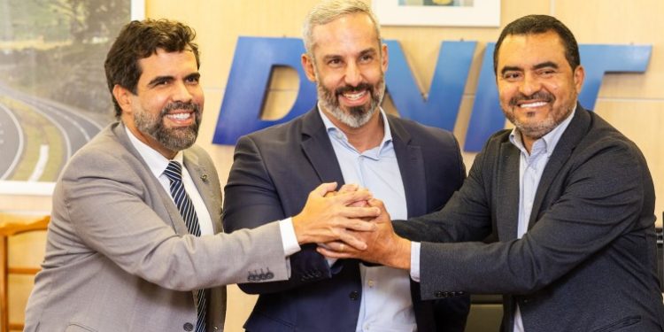 Governador Wanderlei Barbosa anuncia licitação de R$ 110 milhões para recuperar rodovias em Palmas e no Bico do Papagaio