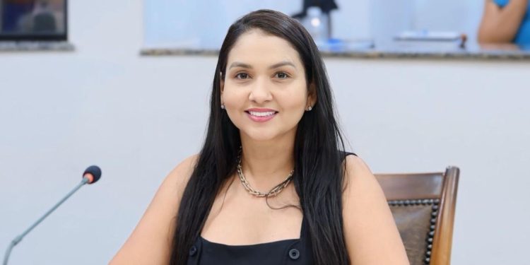 Vanda Monteiro propõe atendimento psicossocial itinerante para mulheres vítimas de violência