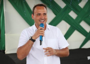 Avanço na educação: Dr. Thiago Tapajós anuncia ônibus para transportar alunos dentro da cidade de Pindorama