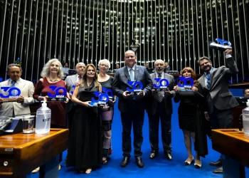 Eduardo Gomes preside sessão especial no Senado que marca os 30 anos da TV Senado e destaca avanço da transparência no Legislativo