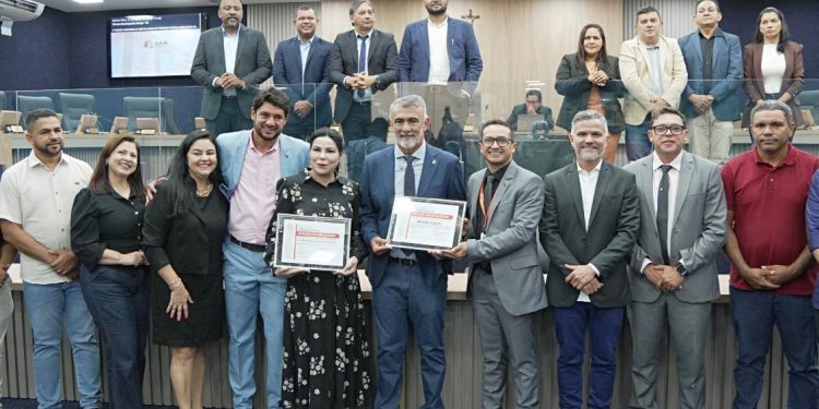 Amélio Cayres destaca papel político e social de vereadores durante homenagem em Gurupi
